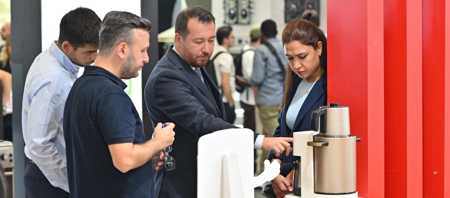 Visitors ask questions to the brand owner about the product.